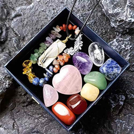 Mini Set cu 8 mini pietre semipretioase polisate, 1 bratara chakra, 1 colier cu cristal de stanca si o inima din cuart roz [7]