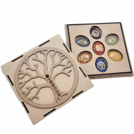 Cristale și Pietre Semiprețioase - Set Complet cu 7 Pietre Chakra in Forma Ovala, Gravate cu Simboluri Reiki si Pastrate in Cutie din Lemn Natural - Cristale Terapeutice pentru Protectie, Meditatie si Energie Pozitiva