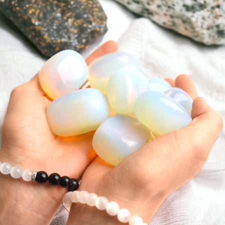 Piatra Opalita Rulata pentru Echilibru și Claritate Mentală [4]