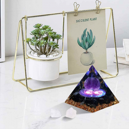 Piramida Orgonica cu cristale vindecatoare de Ametist, Obsidian, foita de aur, rasina naturala si sfera din cristal ametist 8 cm – pentru energie pozitiva si reducerea stresulu. [7]