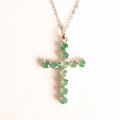 Rafinament Natural si Echilibru Emotional – Colier Cruce cu Smarald si Argint 925 [0]