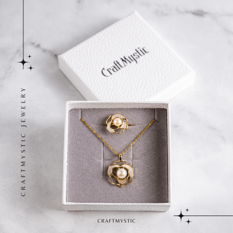 Bijuterie inspirata de natura – Inel floare de camelie cu perla si scoica [5]