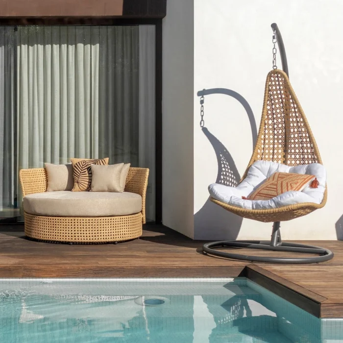 Mobilier HORECA pentru terase și piscine