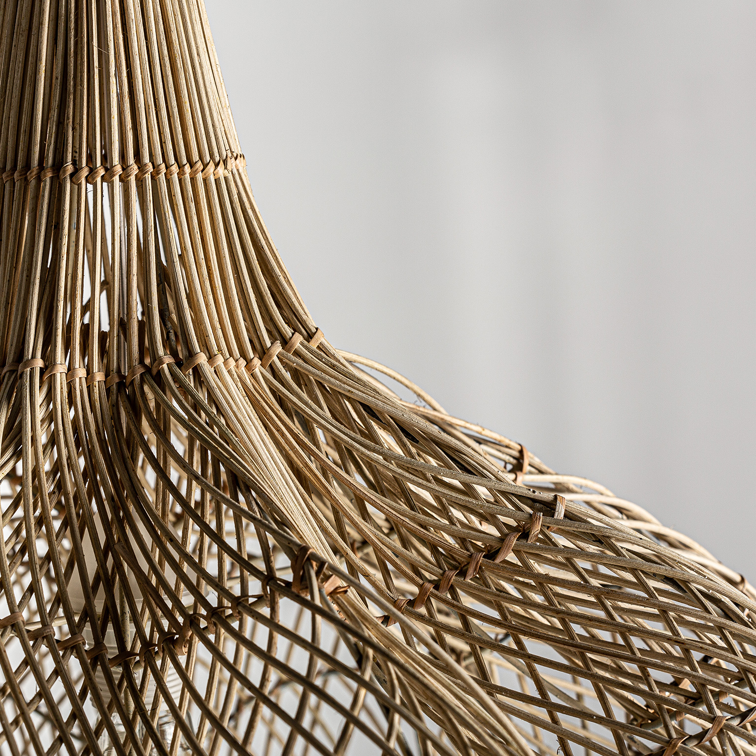 Lampa suspendata ratan si fier|Iluminat contemporan natural [3]