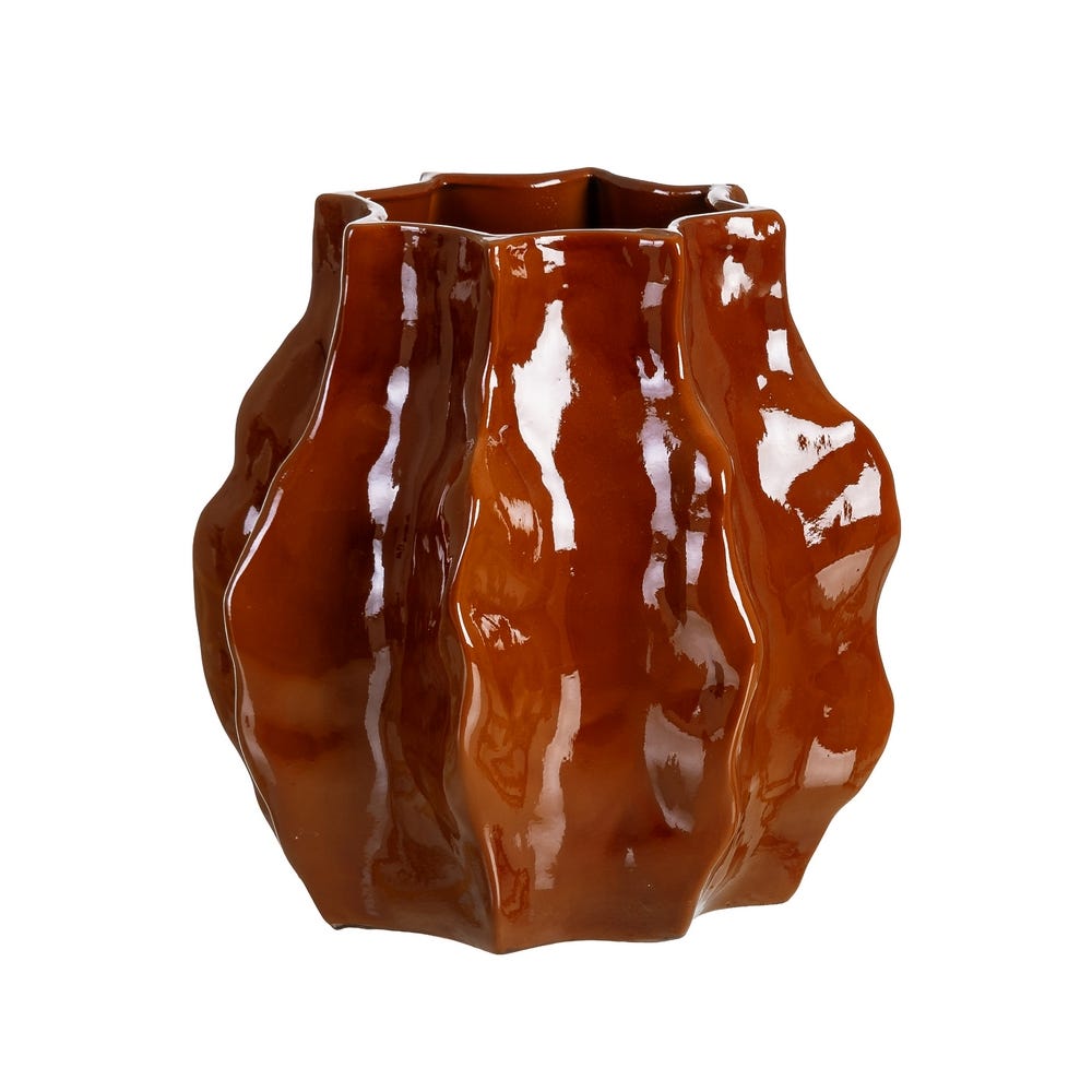 Colectia noua - Vază din ceramică teracotă lucioasă cu volum sculptural ondulat – imagine principală pe consolă