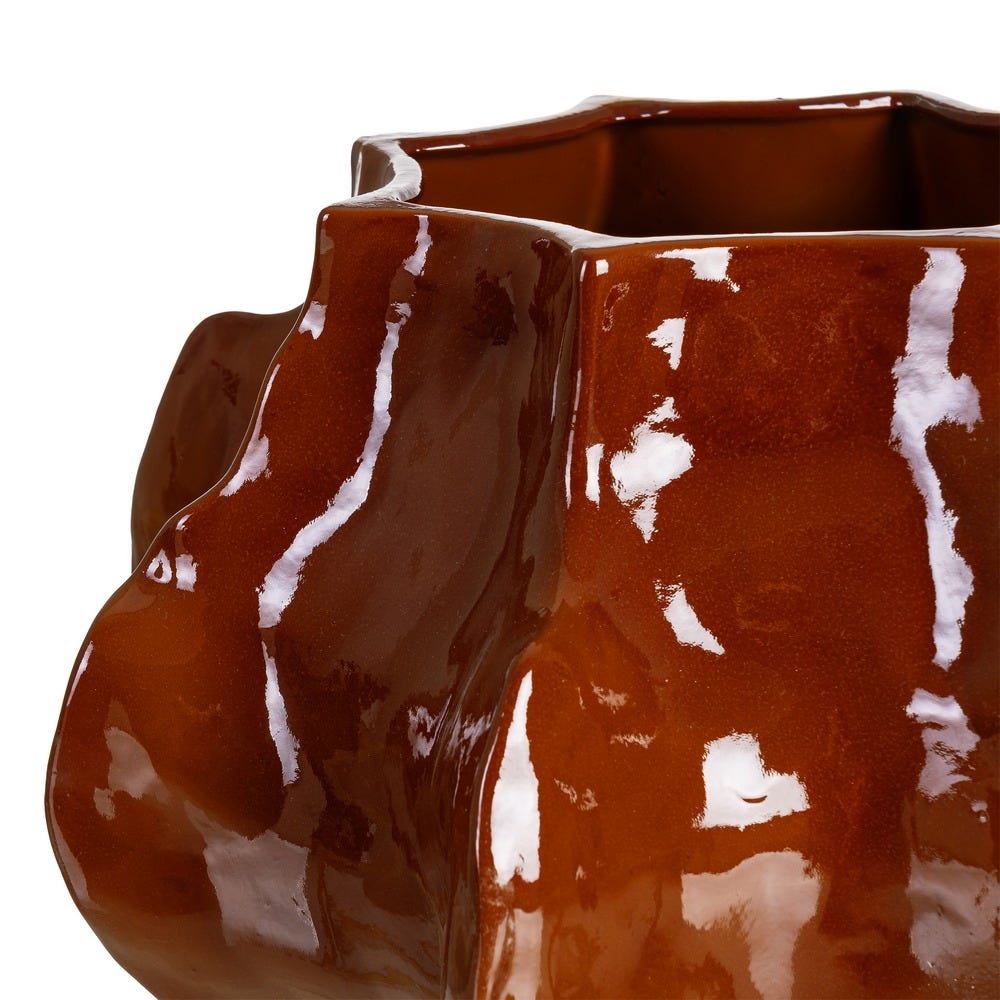 Vază din ceramică teracotă lucioasă cu siluetă joasă sculpturală – imagine principală pe masă [3]