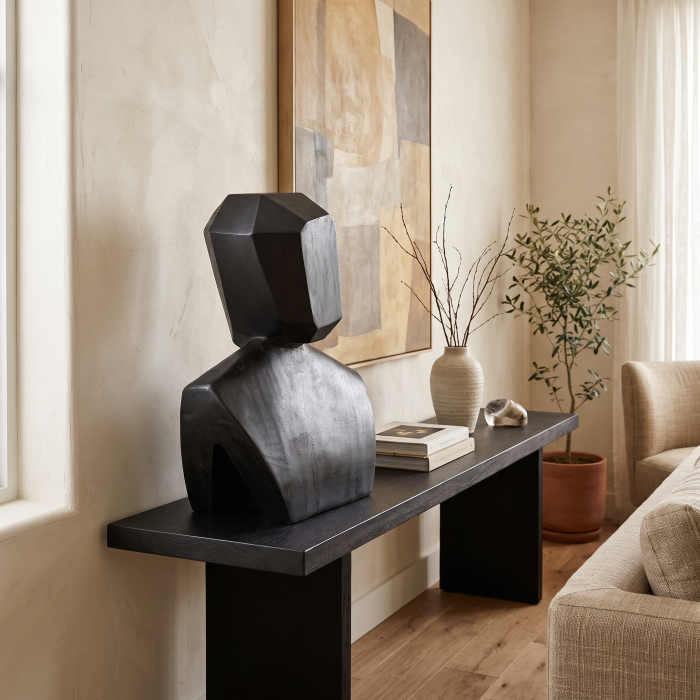 Bust decorativ din lemn de suar negru cu cap fațetat geometric și umeri tăiați drept [2]