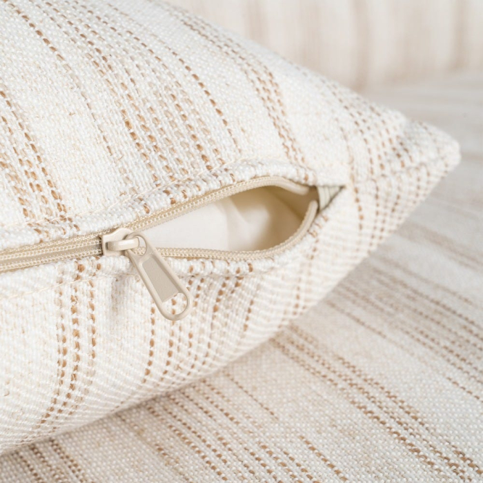 Canapea crem cu 4 locuri tapitată din stofă cu dungi fine [10]