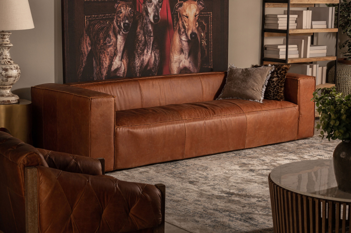 Canapea din piele maro cu structură din lemn de brad [15]