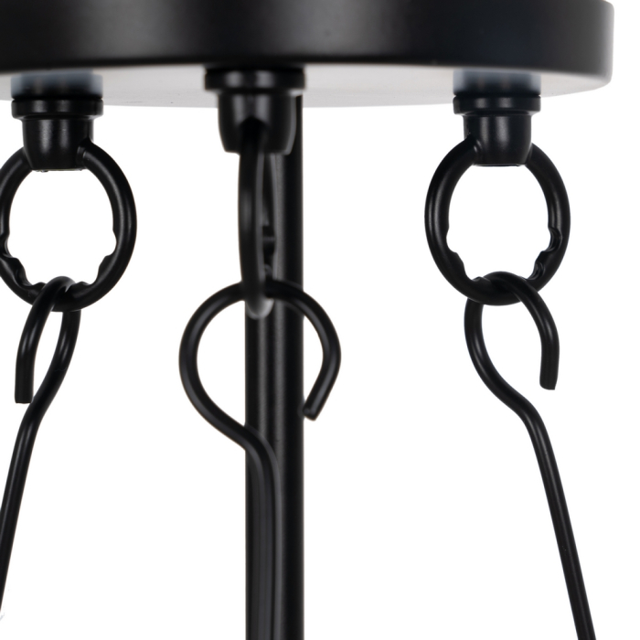 Candelabru negru cu clopot cilindric, contrast dramatic [9]
