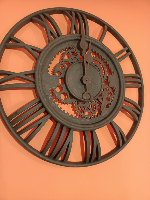 Ceas de perete rotund negru din pvc cu cifre romane si mecanism decorativ 50 cm [6]