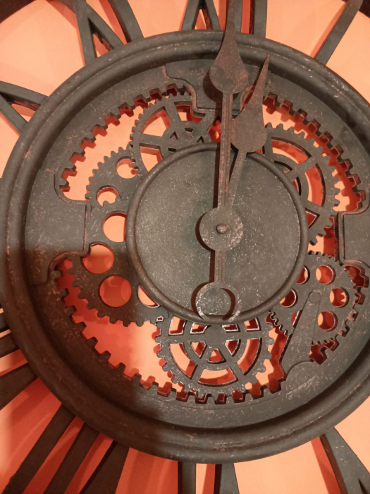 Ceas de perete rotund negru din pvc cu cifre romane si mecanism decorativ 50 cm [5]