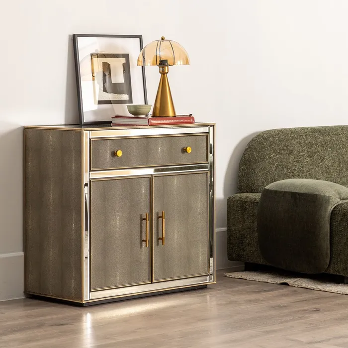 comoda cu usi aurii pentru dormitor elegant CreativDeco [2]