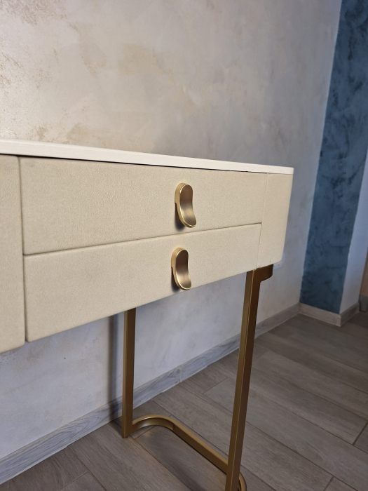 Consola 3 sertare Beauty, piele bej cu baza aurie - CreativDeco.ro [16]