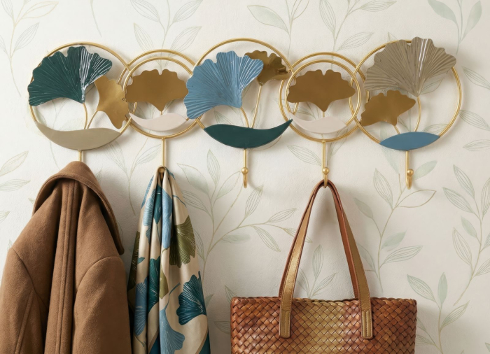 Cuier de perete decorativ metal auriu cu frunze ginkgo multicolore [2]