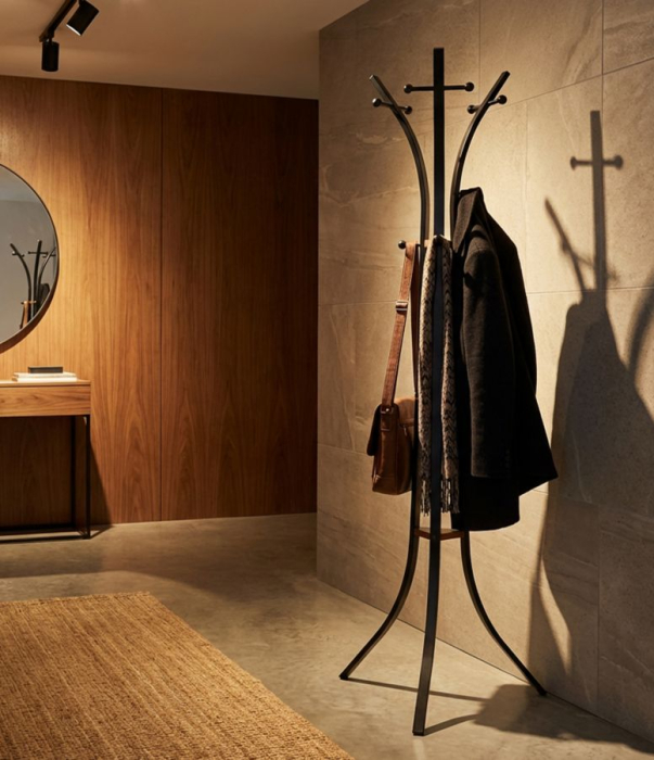 Cuier de podea metal negru cu lemn de stejar și cârlige [6]