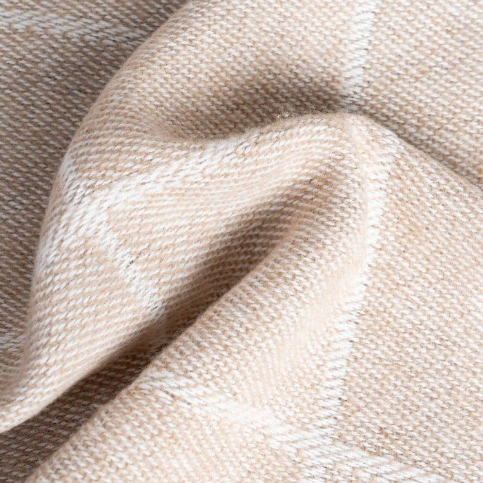 Cuvertură din bumbac bej cu model in carouri si franjuri [4]