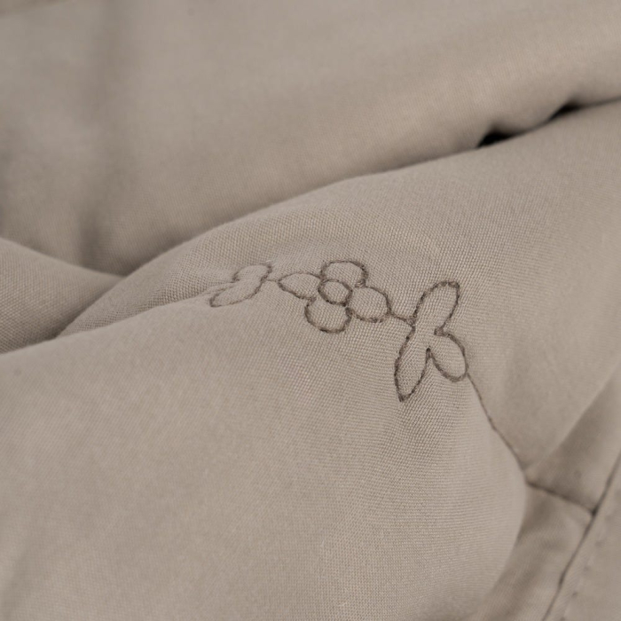 Cuvertura taupe matlasata model floral | Cuverturi moderne [4]