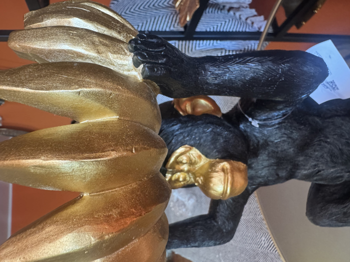 Statuetă decorativă maimuță neagră cu suport auriu [12]