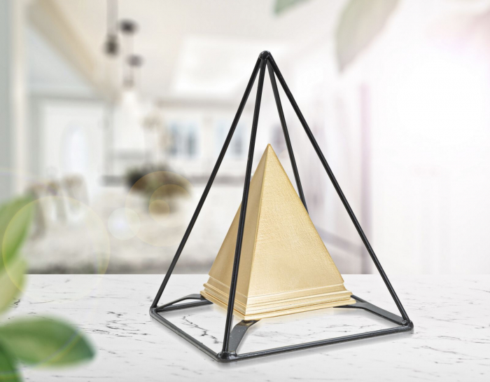 Ornament piramida auriu cu fier negru - CreativDeco.ro   [13]