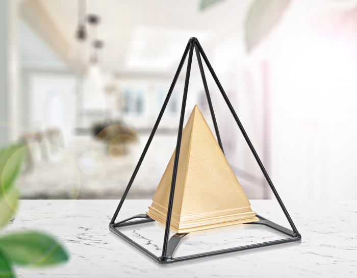 Ornament piramida auriu cu fier negru - CreativDeco.ro   [2]