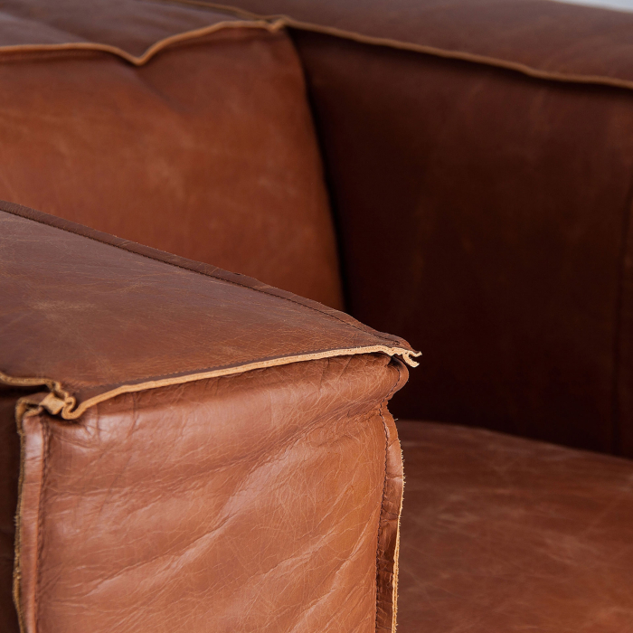 Fotoliu din piele maro cu structură din lemn de brad [12]