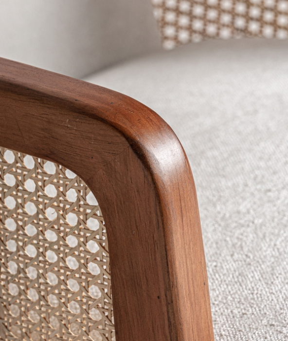 Fotoliu din ratan maro cu sezut tapitat si structura din lemn [7]