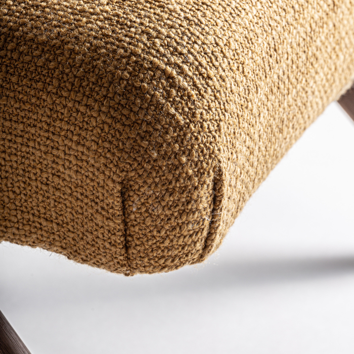 Fotoliu din stofă ocru cu model și structură din lemn [5]