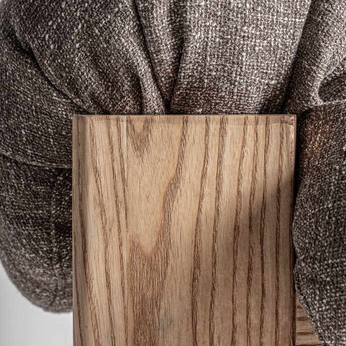 Fotoliu din stofă taupe texturată cu structură din lemn [8]