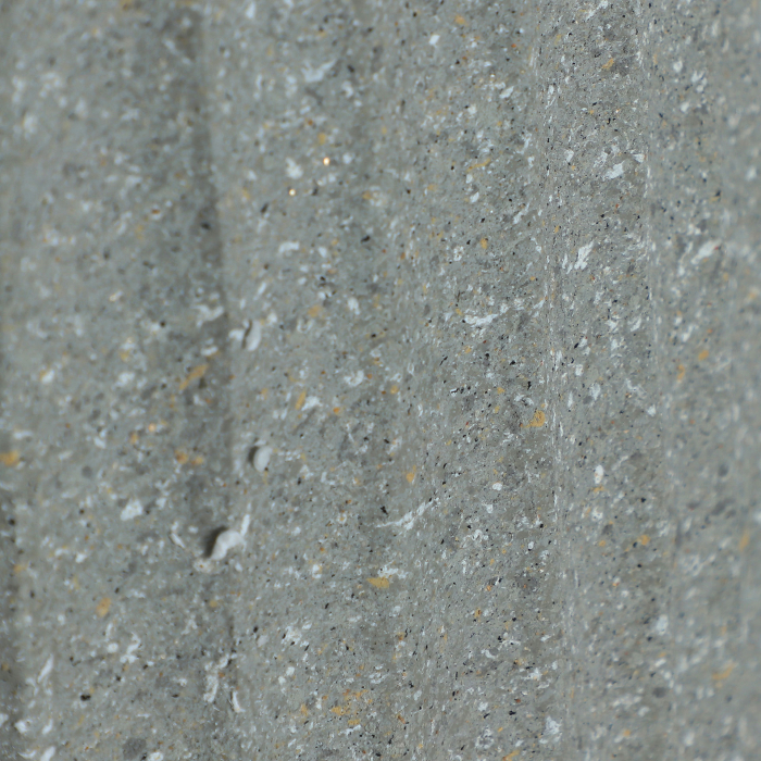 Ghiveci decorativ inalt din polirășină gri – formă conică și textură striată [4]