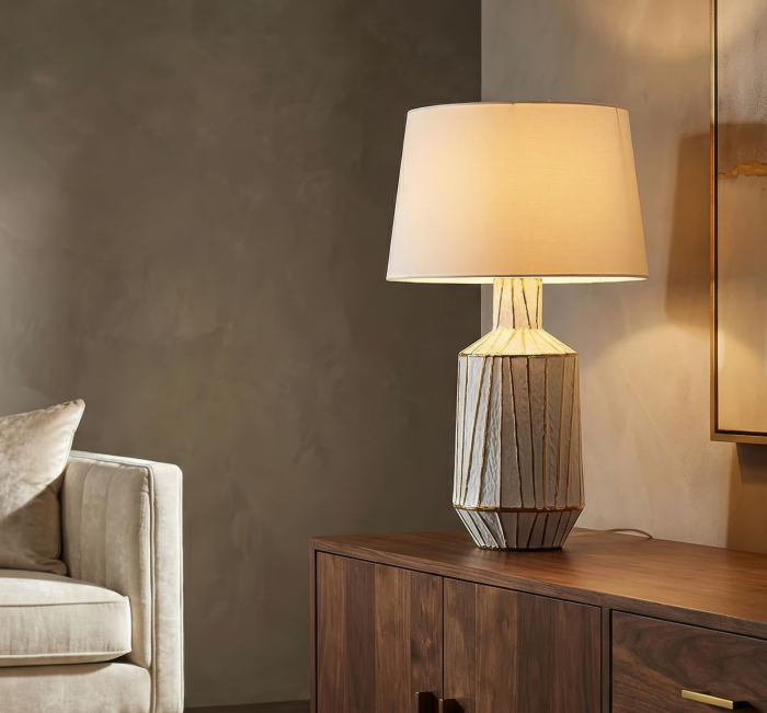 Lampă de masă model liniar auriu bază ceramică albă [2]