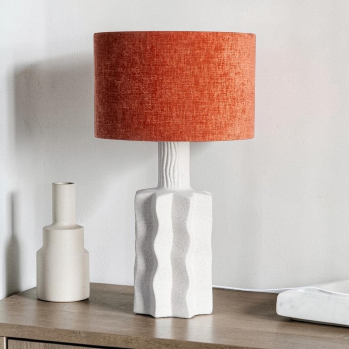 Lampă de masă din ceramică albă cu bază ondulată și abajur teracotă 56 cm [2]