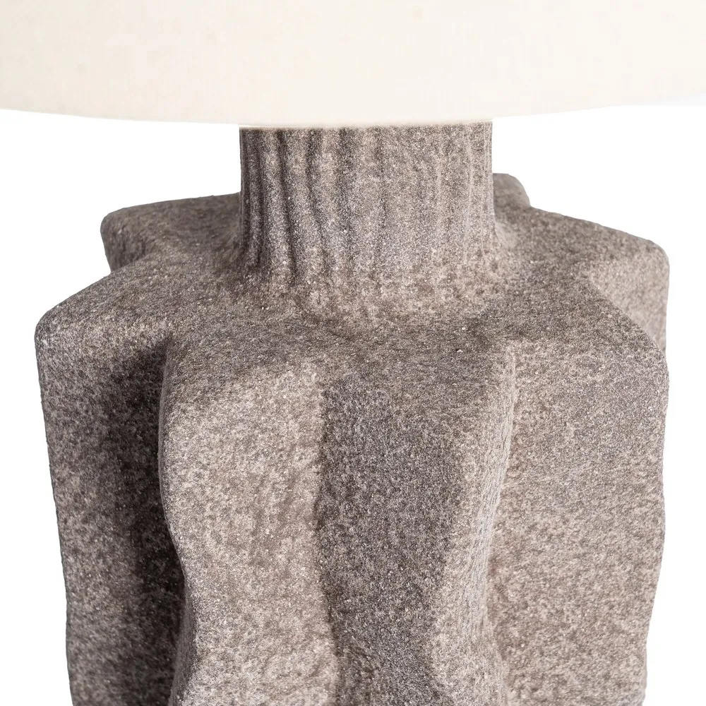 Lampă de masă din ceramică maro cu abajur crem din in formă cilindrică [4]