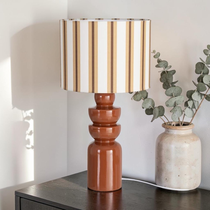 Lampă de masă din ceramică teracotă cu abajur textil cu dungi [2]