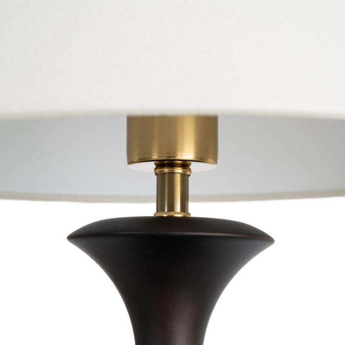 Lampă de masă din lemn maro închis cu bază sculpturală și abajur alb din stofă [3]