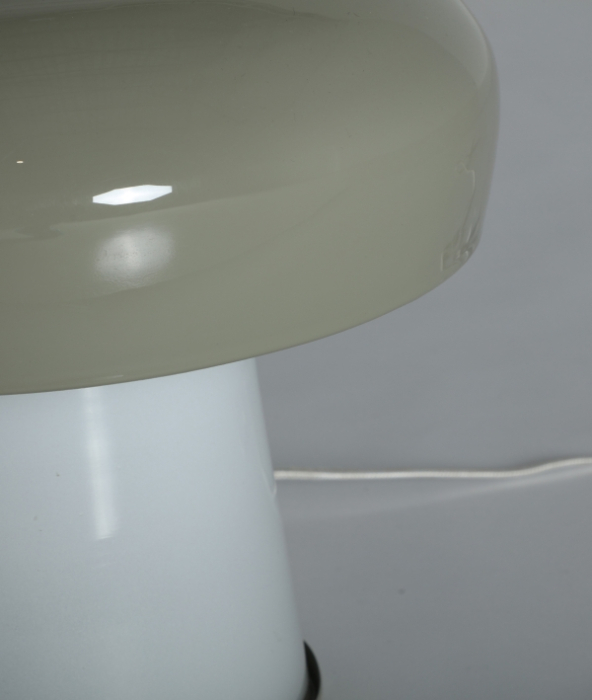  Lampă masă sticlă albă fier verde CORTONA – titlu imagine principală [4]