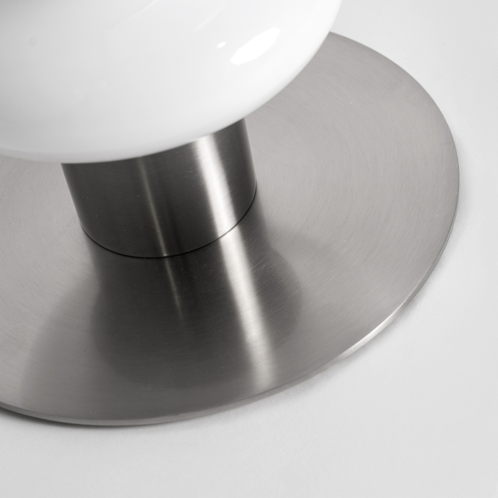 Lampă de podea din sticlă albă cu formă ondulată [2]