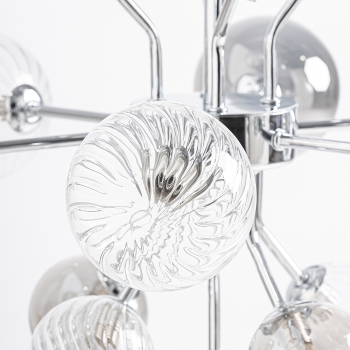 Lampa suspendată cu structură metalică cromată și globuri din cristal fumuriu. [4]