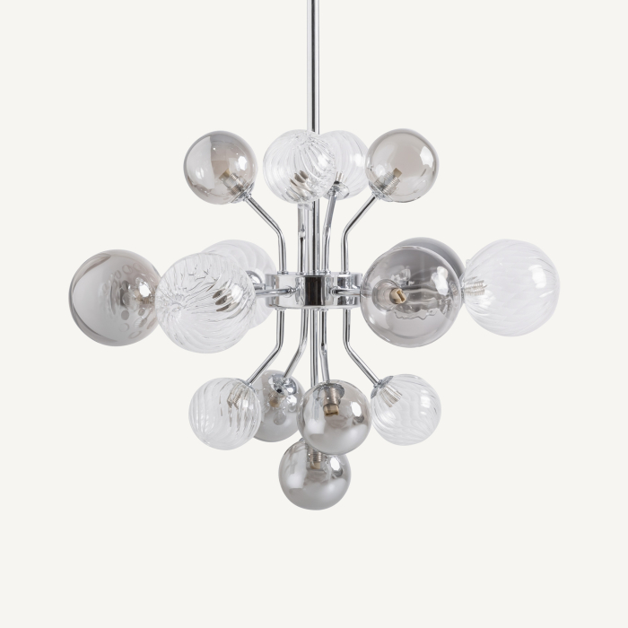 Lampa suspendată cu structură metalică cromată și globuri din cristal fumuriu. [3]