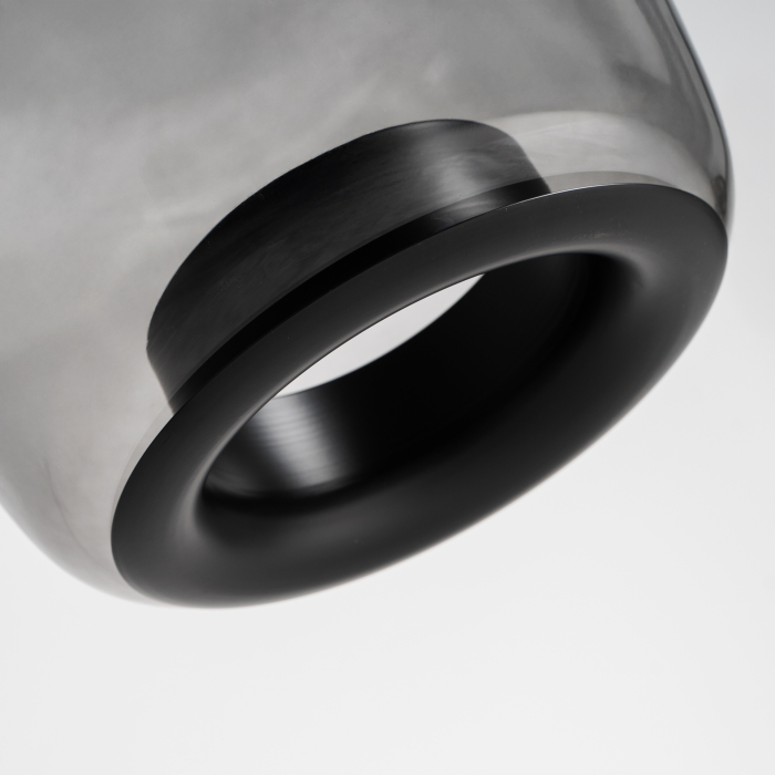 Lampă suspendată din sticlă gri translucidă cu structură metalică [5]