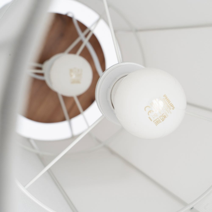 Lampadar alb cu structură din lemn [7]