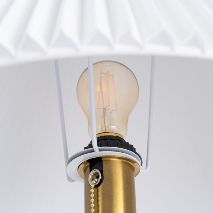 Lampadar din lemn maro și metal auriu cu abajur alb plisat [6]