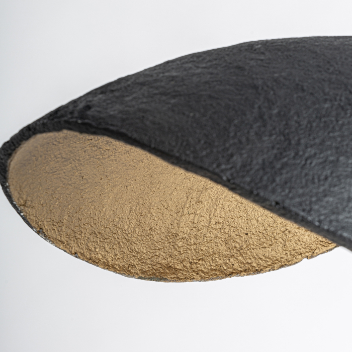 Lustră suspendată contemporană din fier negru cu interior bronz și formă organică [4]