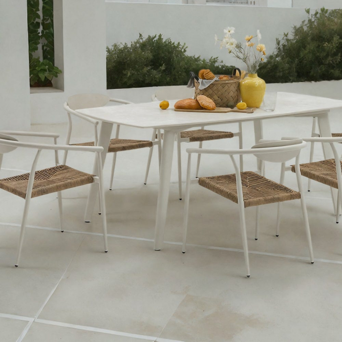Masă Cream Stone – blat porțelan crem, cadru aluminiu, vedere din lateral [4]