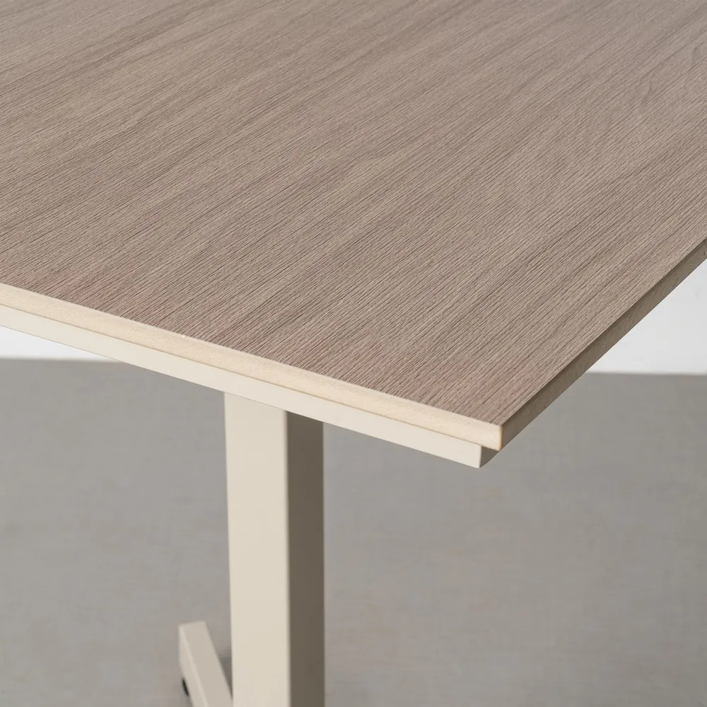 Masă pliabilă pătrată pentru exterior cu blat din polywood cu aspect de lemn și picior central [7]