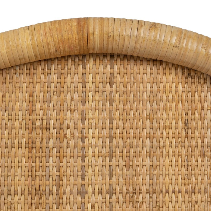 Măsuță de cafea din ratan natural în stil boho organic cu formă fluidă și blat împletit manual, ideală pentru interioare luminoase și naturale. [5]