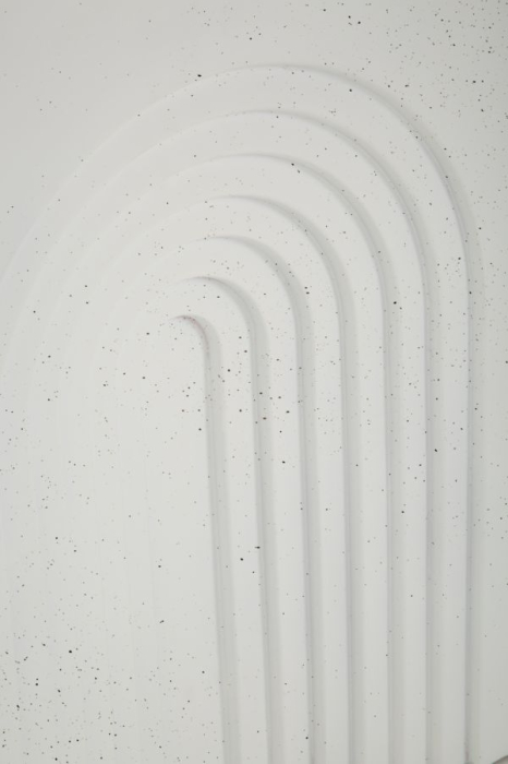 Masuta laterala cubica cu relief arcuit crem 40.5x50.5 cm [4]