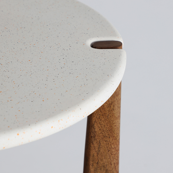 Masuta laterala din mango maro si MDF alb Laax 55 x 50 cm [2]