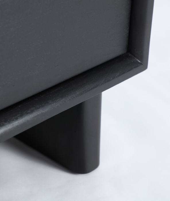 Noptieră din lemn de mindi cu două sertare și design contemporan Demmin [5]