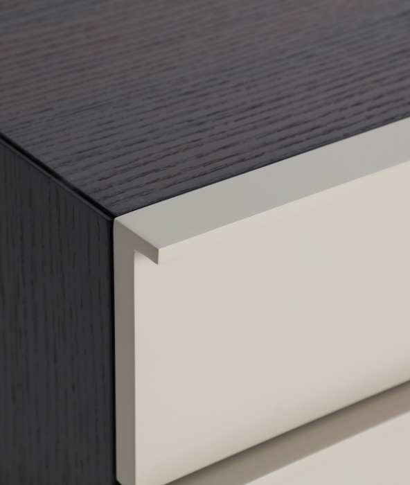 Noptieră LINDFLUR – MDF gri cu furnir de stejar maro, 2 sertare [5]